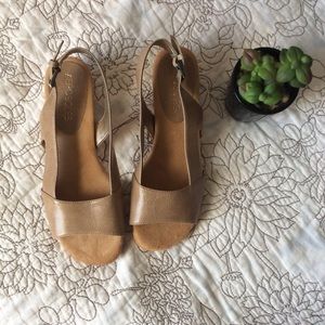 Aerosoles beige sandals